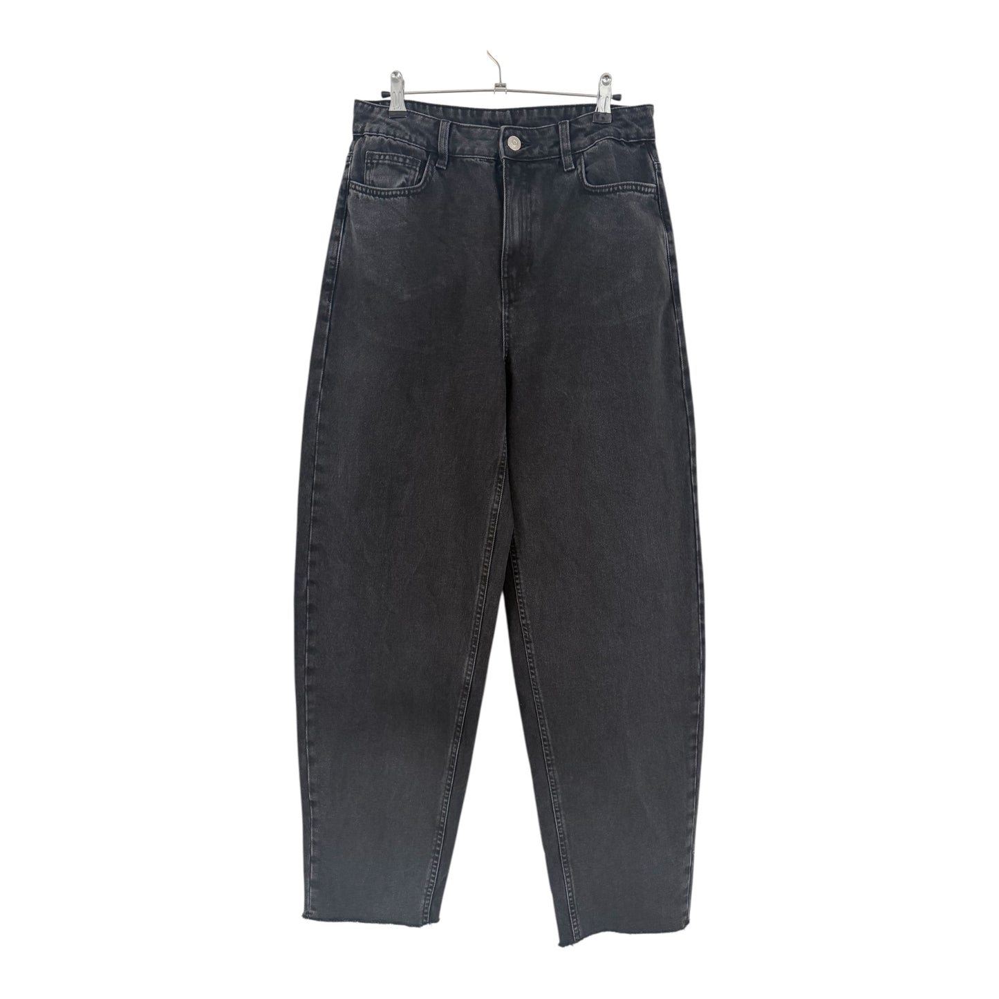 THE “BARREL” BLACK JEAN