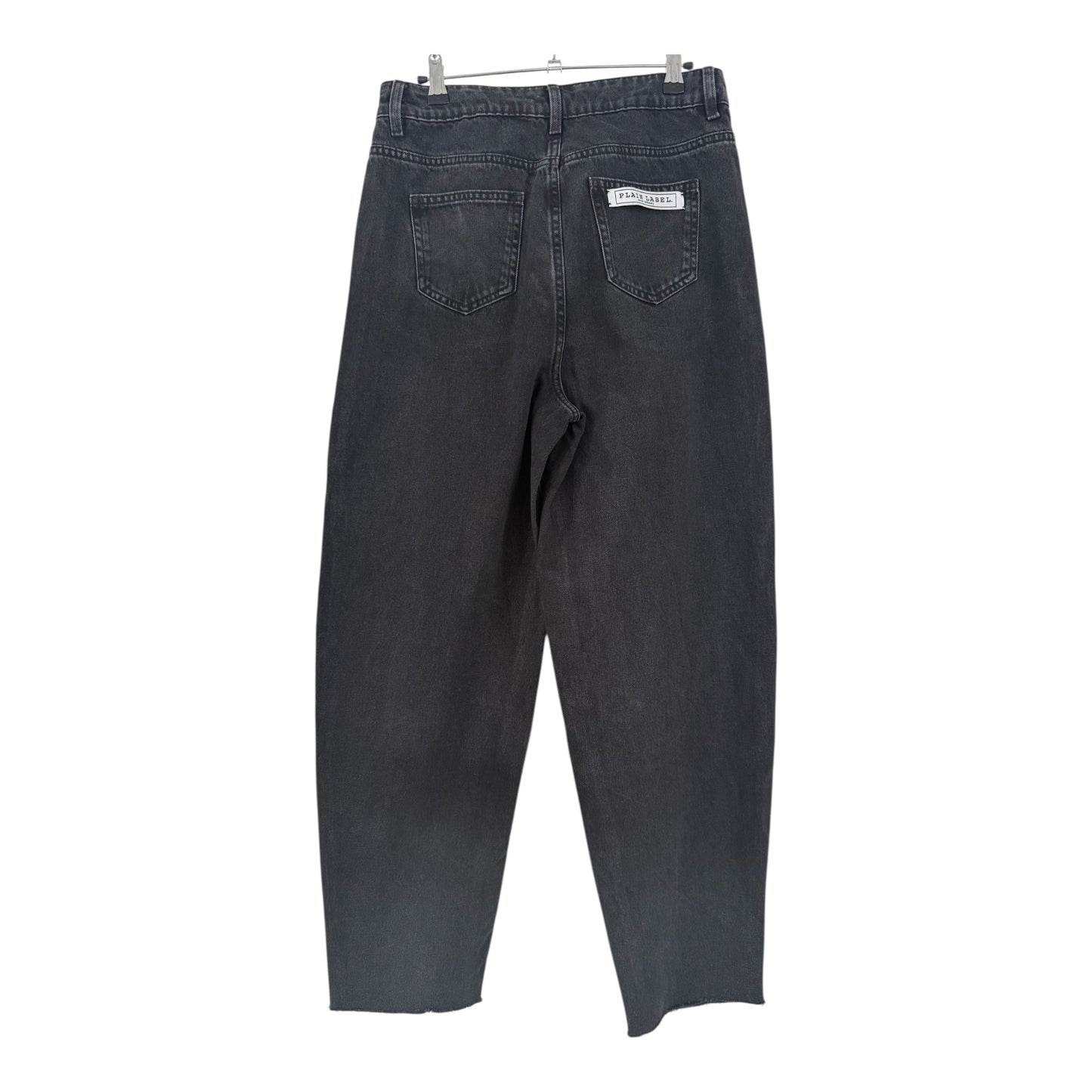 THE “BARREL” BLACK JEAN