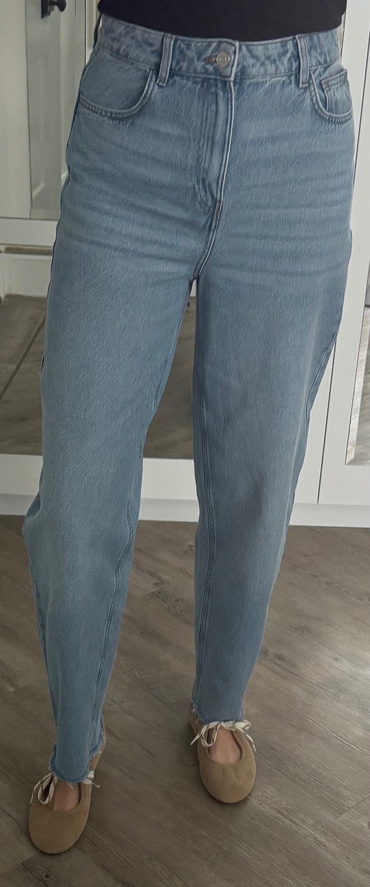 THE “BARREL” BLUE JEAN