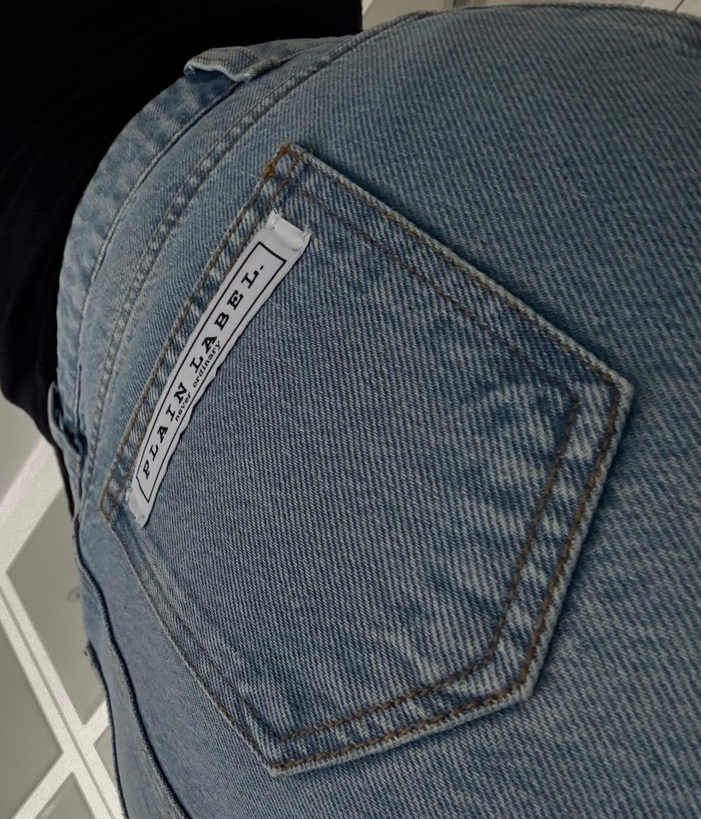 THE “BARREL” BLUE JEAN